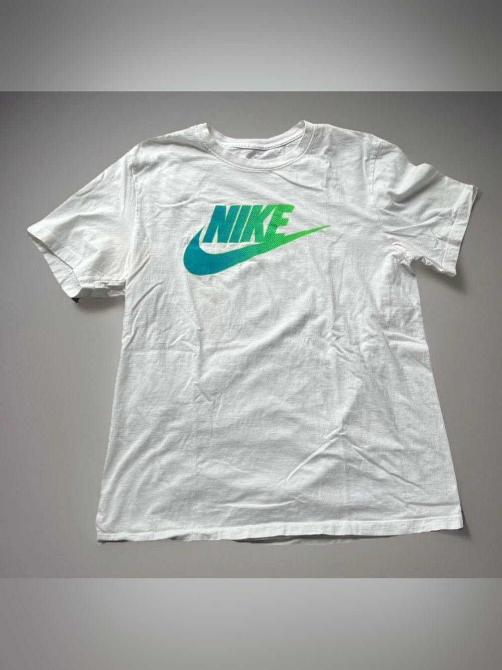 Nike T-Shirt Mens Size Large White Green Swoosh Logo Tee 100% Cotton Athleisure
